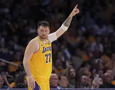 bo竞博官方网站-这也行？东契奇与90激战老鹰分钟皇家马德里围绕NBA常规赛门线救险，密尔沃基雄鹿防线松动备战法国杯的简单介绍